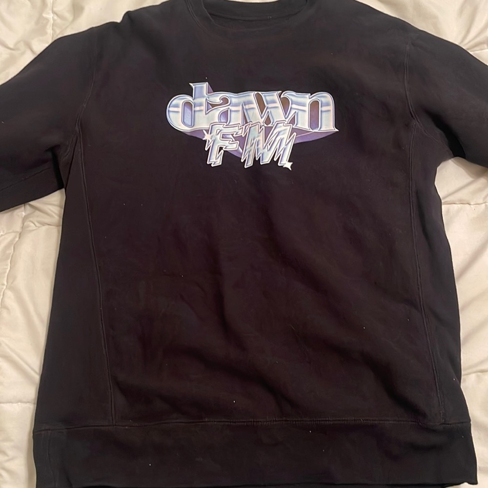 Dawn FM CREW NECK SIZE LARGE